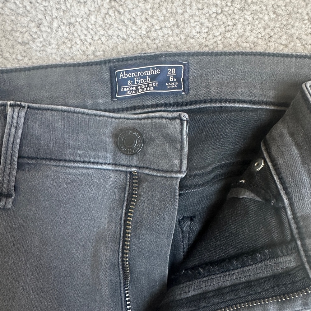 A&F Jean legging - Picture 2 of 3